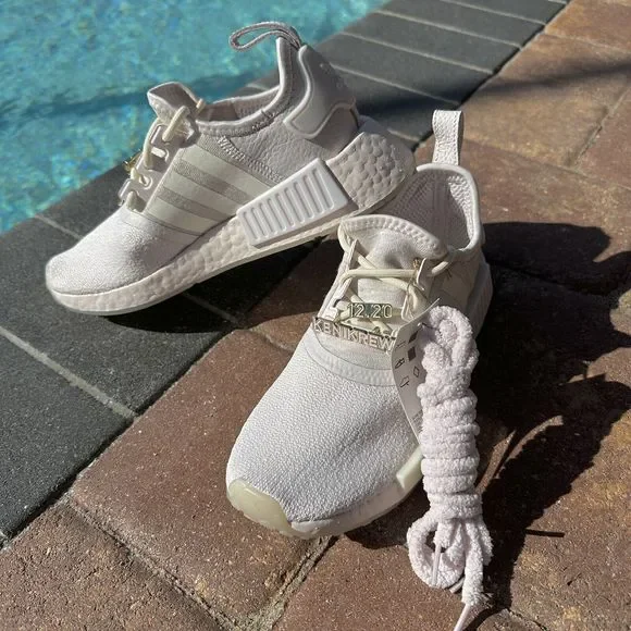 adidas gazelle silver green womens adidas NMD_R1 Women's Running Trainers Grey GX7606, Grey / 3.5 main image 0